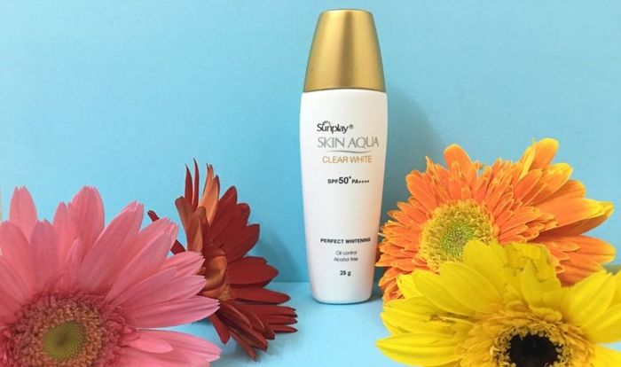 Kem chống nắng dưỡng trắng dành cho da dầu và da hỗn hợp Sunplay Skin Aqua Clear White SPF 50+ PA++++ 25g