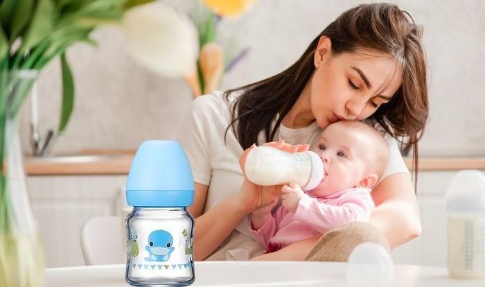 Bình sữa thủy tinh KuKu KU5864 cổ rộng 120 ml - Màu ngẫu nhiên (phù hợp mọi lứa tuổi)