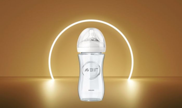 Bình sữa thủy tinh Philips Avent SCF673/13 dung tích 240 ml, có cổ rộng