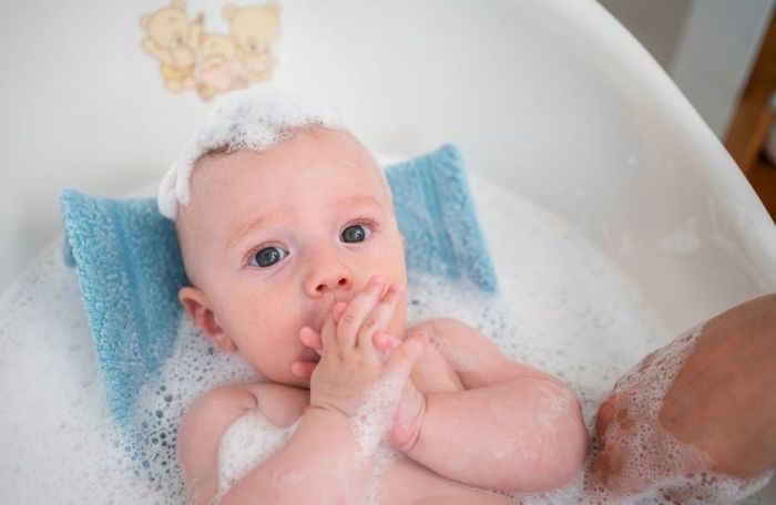 Lưới đỡ tắm bé giúp ngăn ngừa nguy cơ tuột tay khi tắm cho bé