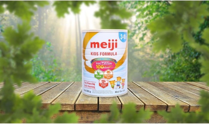 Sản phẩm Sữa bột Meiji Kids Formula dung tích 900g