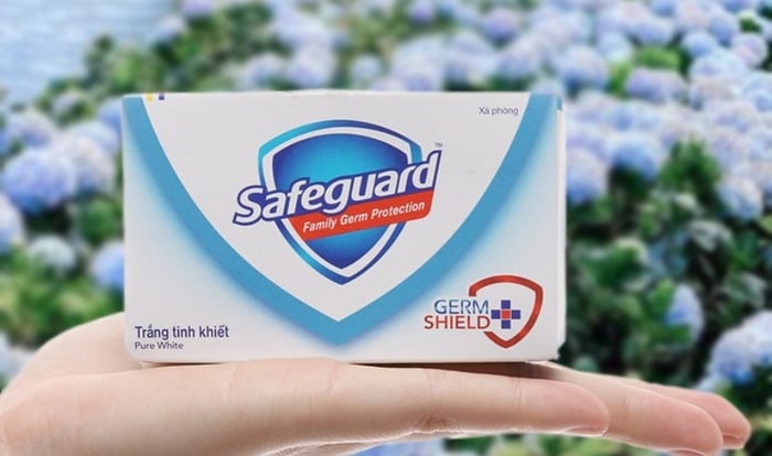 Xà bông Safeguard trắng tinh khiết hương dịu nhẹ 135g