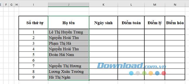 Chọn phạm vi dữ liệu muốn xóa hàng trống trên bảng tính Excel