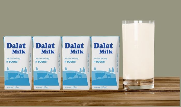 Lốc 4 hộp sữa tươi Dalat Milk ít đường 110 ml (từ 1 tuổi)