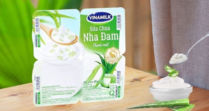 Lốc 4 hộp sữa chua trái cây Vinamilk vị nha đam 100g