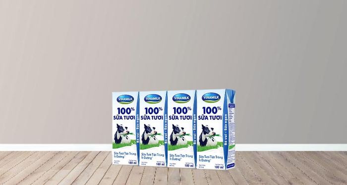 Lốc 4 hộp sữa tươi Vinamilk ít đường 180 ml