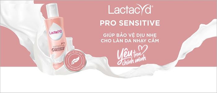 Dung dịch vệ sinh phụ nữ Lactacyd Pro Sensitive 250 ml