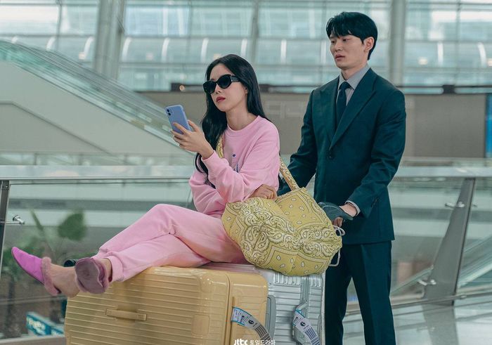 Con gái của chủ tịch Tập đoàn VC đã quay về nước và bắt đầu sự nghiệp trong lĩnh vực quảng cáo.