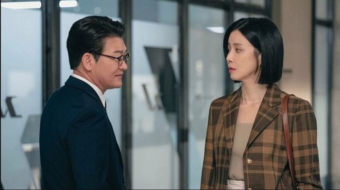 Môi trường cạnh tranh khốc liệt trong ngành quảng cáo được mô tả chân thực trong phim Nữ hoàng quảng cáo.