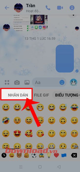 Chạm vào mục Dán nhãn