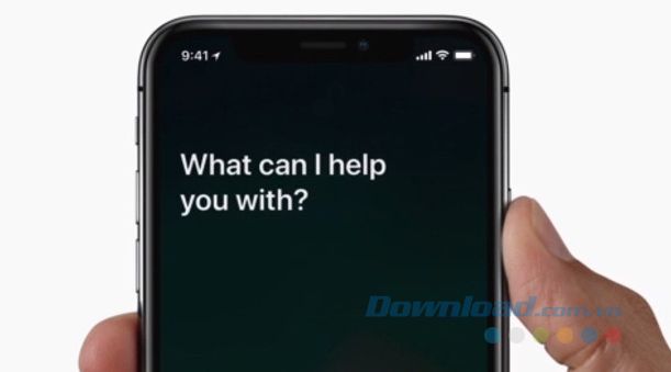 Giữ nút bên phải để mở Siri.