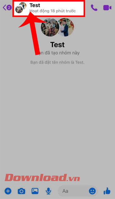 Chạm vào tên của nhóm Chat