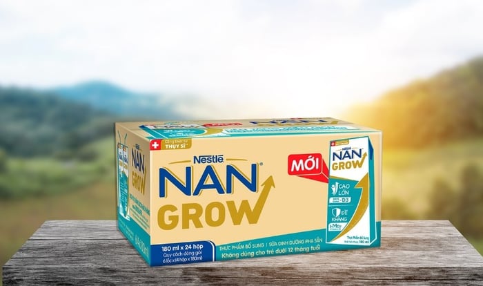 Thùng 24 hộp sữa pha sẵn Nestlé Nan Grow 180 ml (dành cho trẻ từ 1 tuổi)