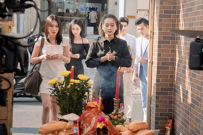 Đúng là cúng khai máy phim Định giá tình yêu.
