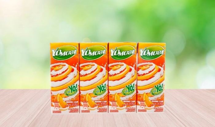 Gói 4 hộp sữa chua uống tiệt trùng Yomost vị cam 170 ml (phù hợp cho trẻ từ 2 tuổi)