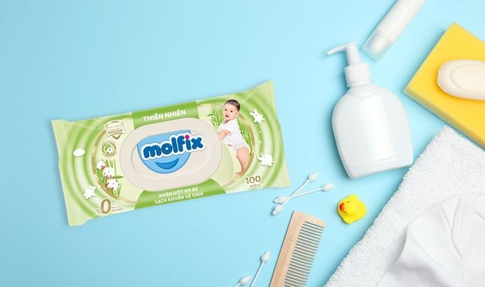 Khăn ướt Molfix vệ sinh sạch khuẩn, không mùi gói 100 miếng