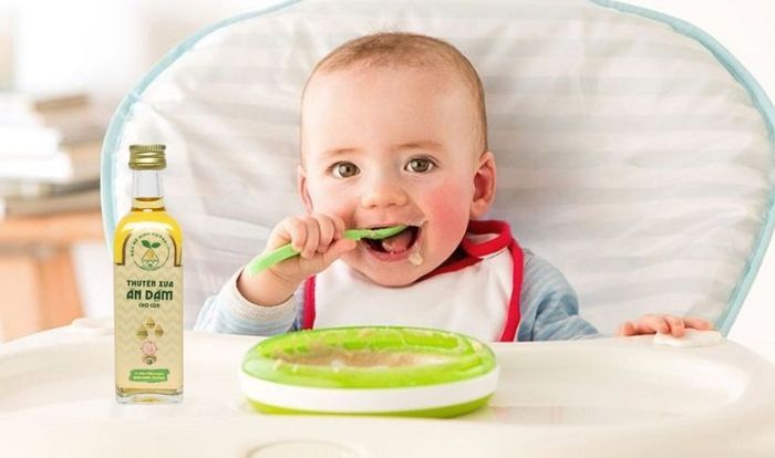 Dầu mè Thuyền Xưa ăn dặm cho bé chai 65 ml