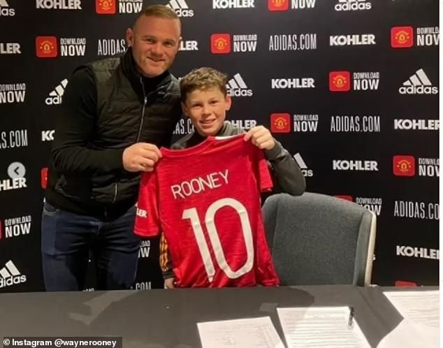 Con trai của Rooney đang tạo ra làn sóng tại Old Trafford, sẵn sàng bước vào đội hình chính sớm hơn 461794 lần.