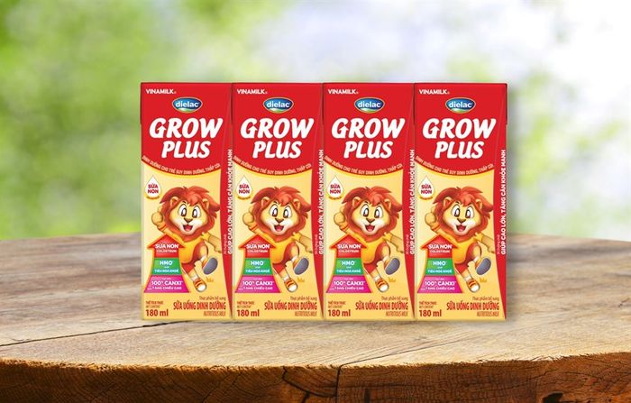 Bộ 4 hộp sữa non pha sẵn Dielac Grow Plus 180 ml (từ 1 tuổi)