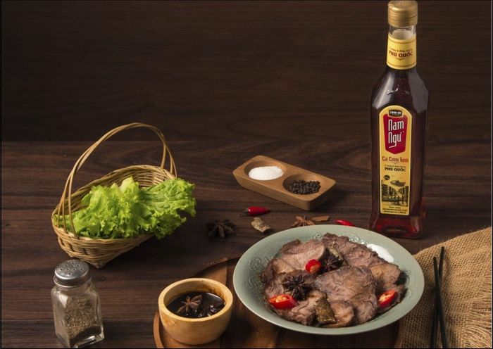Nước mắm truyền thống làm thơm món ăn