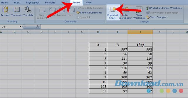 Nhấn vào Unprotect Sheet