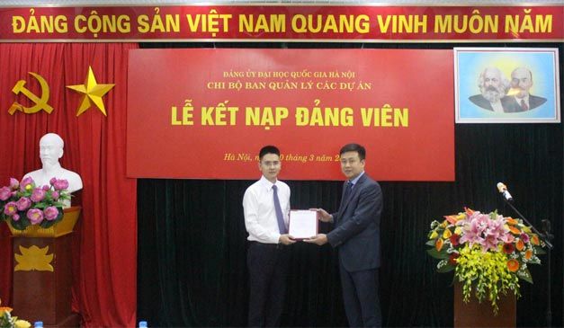 Lễ kết nạp Đảng viên mới