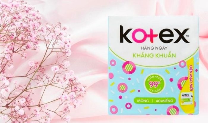 Băng vệ sinh hàng ngày Kotex Kháng Khuẩn mỏng không cánh 40 miếng