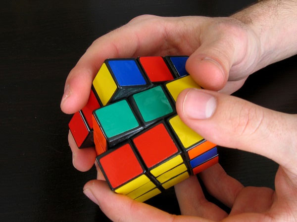 Bí kíp giải Rubik hiệu quả