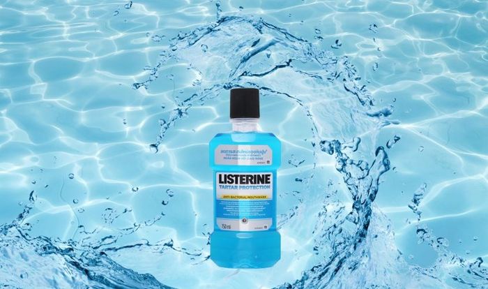 Nước súc miệng LISTERINE Tartar Protection chống vôi răng 250 ml với hương bạc hà (phù hợp từ 12 tuổi)