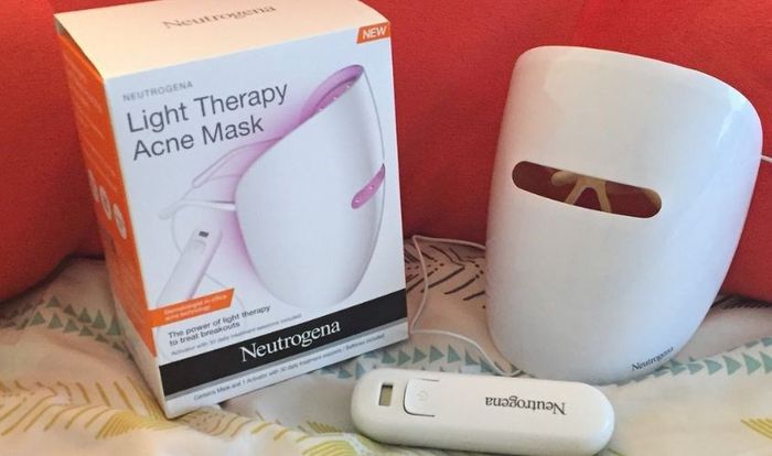 Mặt nạ ánh sáng sinh học của Neutrogena