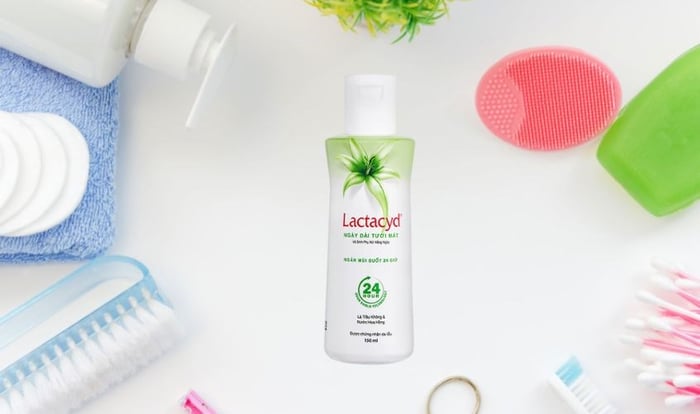 Dung dịch vệ sinh phụ nữ Lactacyd Odor Fresh 150 ml