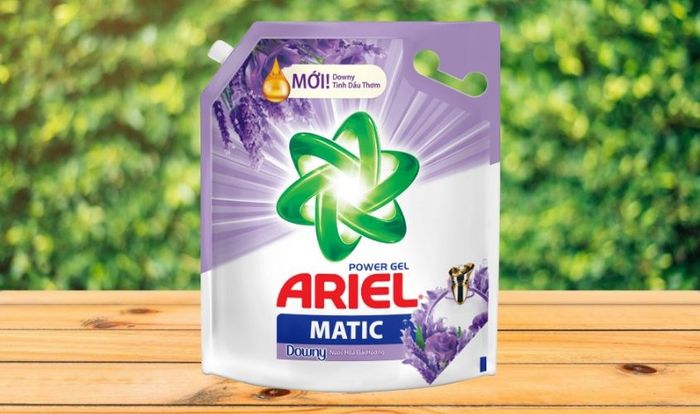 Nước giặt Ariel Downy hương hoa oải hương dung tích 3.1 lít