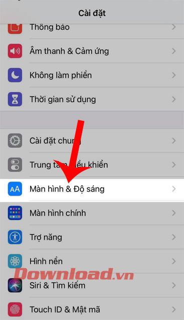 Chọn mục Màn hình & Độ sáng