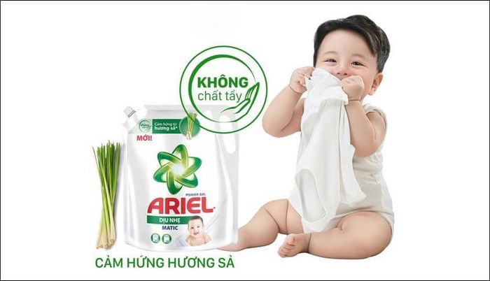 Nước giặt Ariel Matic dịu nhẹ với hương sả, dung tích 3.1 lít