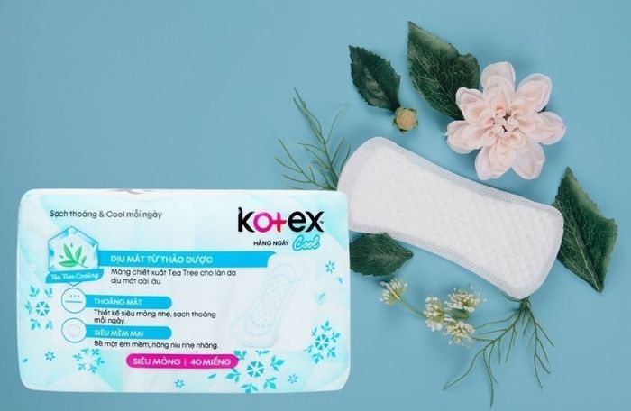 Băng vệ sinh hàng ngày Kotex Cool siêu mỏng không cánh 40 miếng