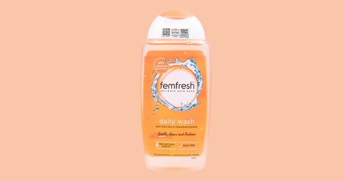 Dung dịch vệ sinh phụ nữ cao cấp hằng ngày Femfresh Daily Intimate Wash chai 250ml