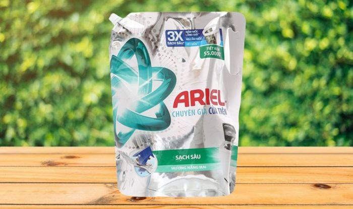 Nước giặt Ariel Sạch Sâu hương nắng mai dung tích 3.4 lít