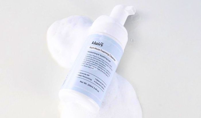 Sữa rửa mặt tạo bọt dưỡng ẩm Klairs Rich Moist Foaming Cleanser