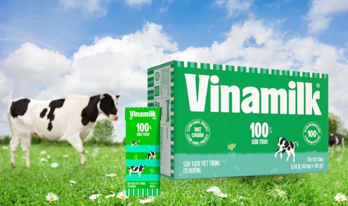 Hộp 48 chai sữa tươi tiệt trùng Vinamilk có đường 180 ml (từ 1 tuổi)