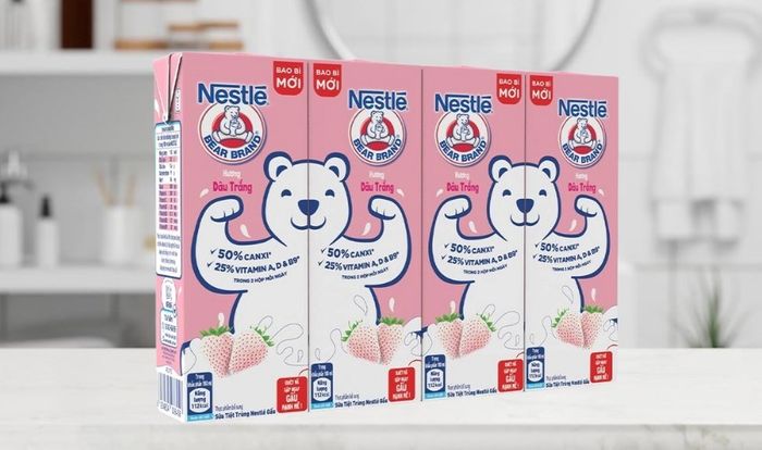 Lốc 4 hộp sữa tươi Nestlé NutriStrong có hương vị dâu và đường 180 ml