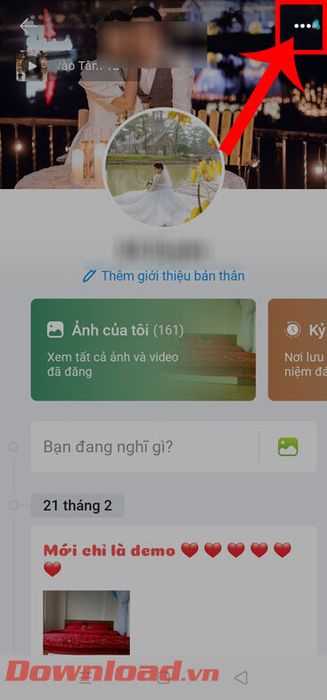 Chạm vào biểu tượng ba chấm 