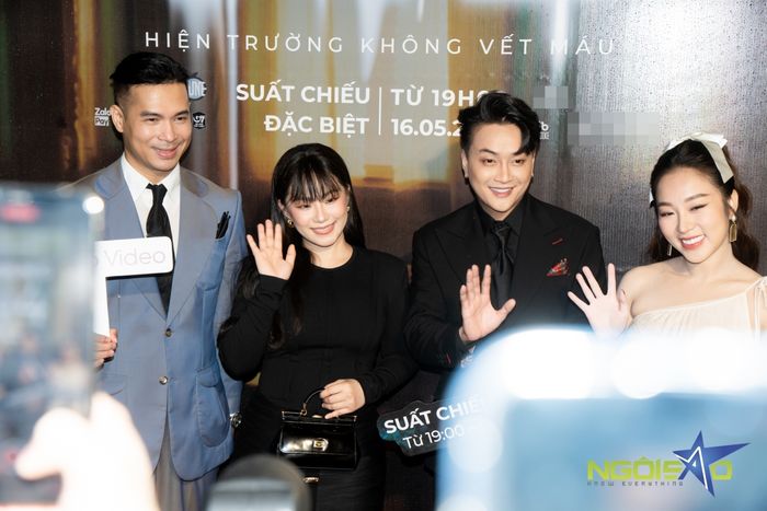 Ca sĩ TiTi từ nhóm HKT dẫn theo vợ mới cưới đến dự sự kiện.