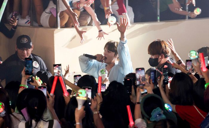 Kim Jae Joong, 'thiên vương', đã thể hiện sự nhiệt huyết với người hâm mộ Việt trong buổi concert tại TP.HCM.