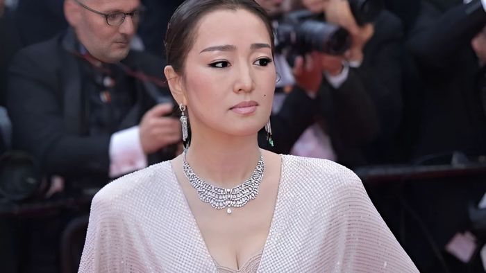 Tiền Phong - Củng Lợi luôn được BTC 'dọn đường' qua mỗi kỳ Cannes.