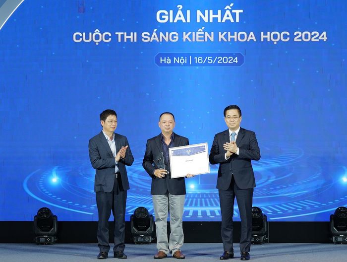 Nhà khoa học Việt Nam biến bùn thải từ nhà máy giấy thành vi khuẩn hữu ích