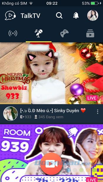Thay đổi hình nền sang màu tím than để tạo điểm nhấn cho ứng dụng TalkTV