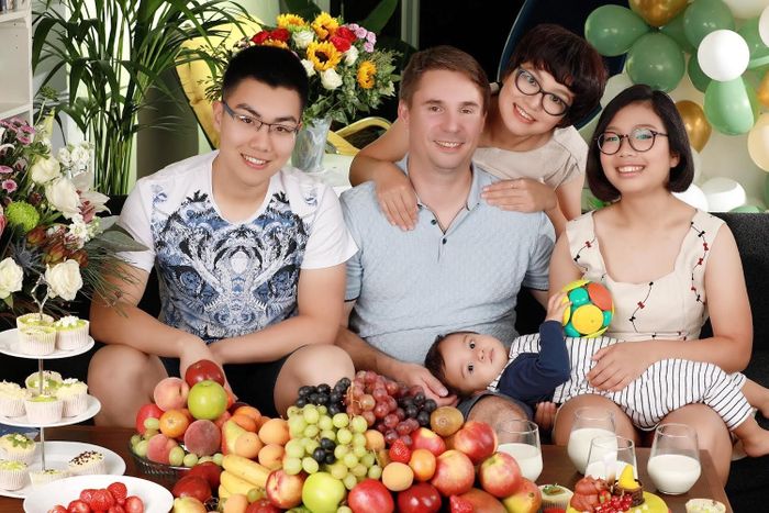 Ảnh gia đình chị Trang chụp trong dịp đầy năm của con trai út vào năm 2021. Ảnh được cung cấp bởi nhân vật.