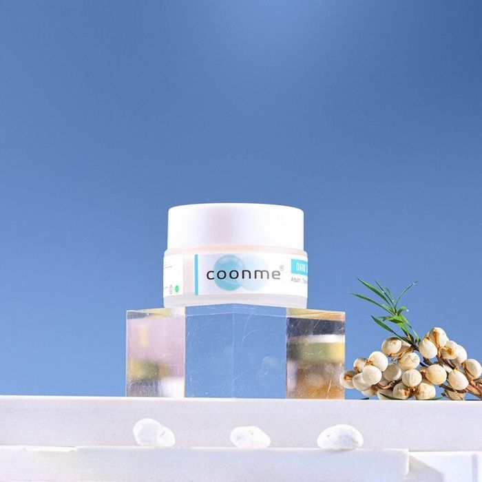 Hãy thử Kem mờ thâm DARK SKIN CREAM.