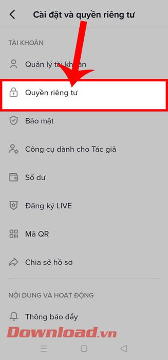Nhấn vào mục Quyền riêng tư