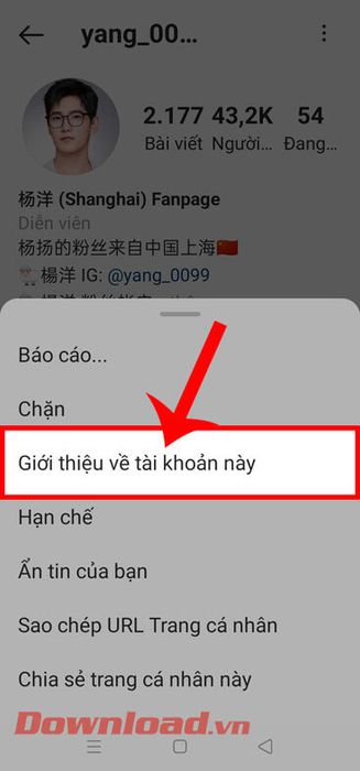 Chạm vào phần Giới thiệu của tài khoản này